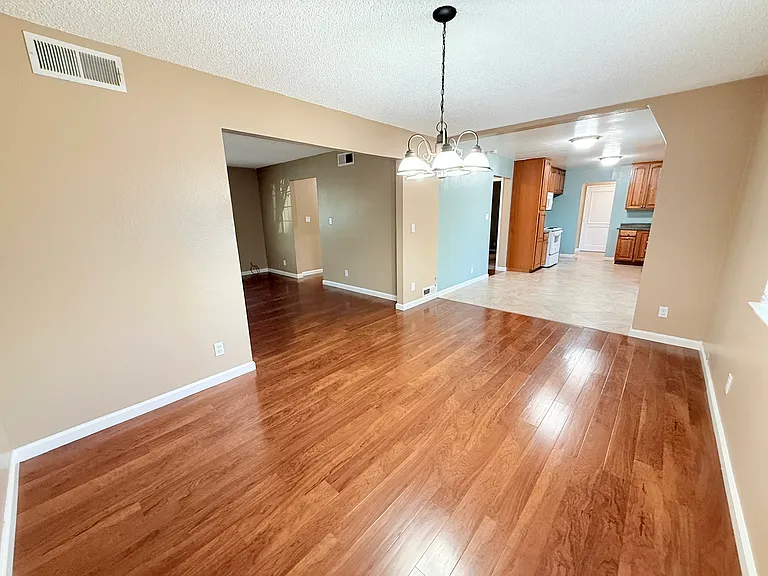6881 Kettering Cir — Photo 8