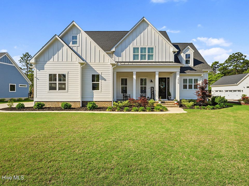 1st image of 3829 Bay Colony Road NE