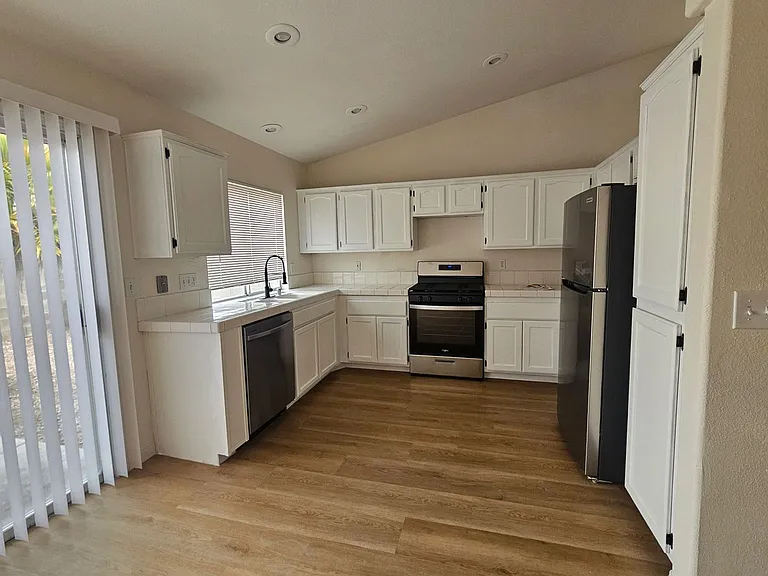6612 Woodsworth Ave — Photo 5