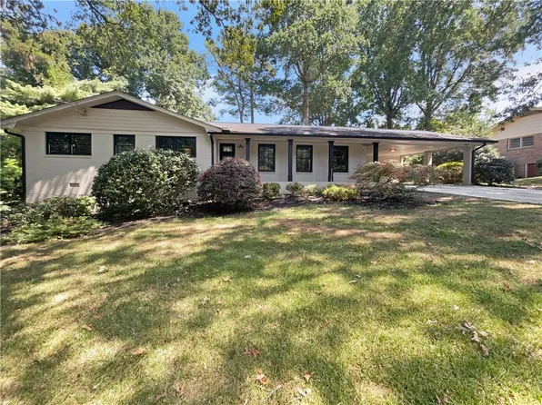 434 Royal Oaks Ter, Stone Mountain, GA 30087