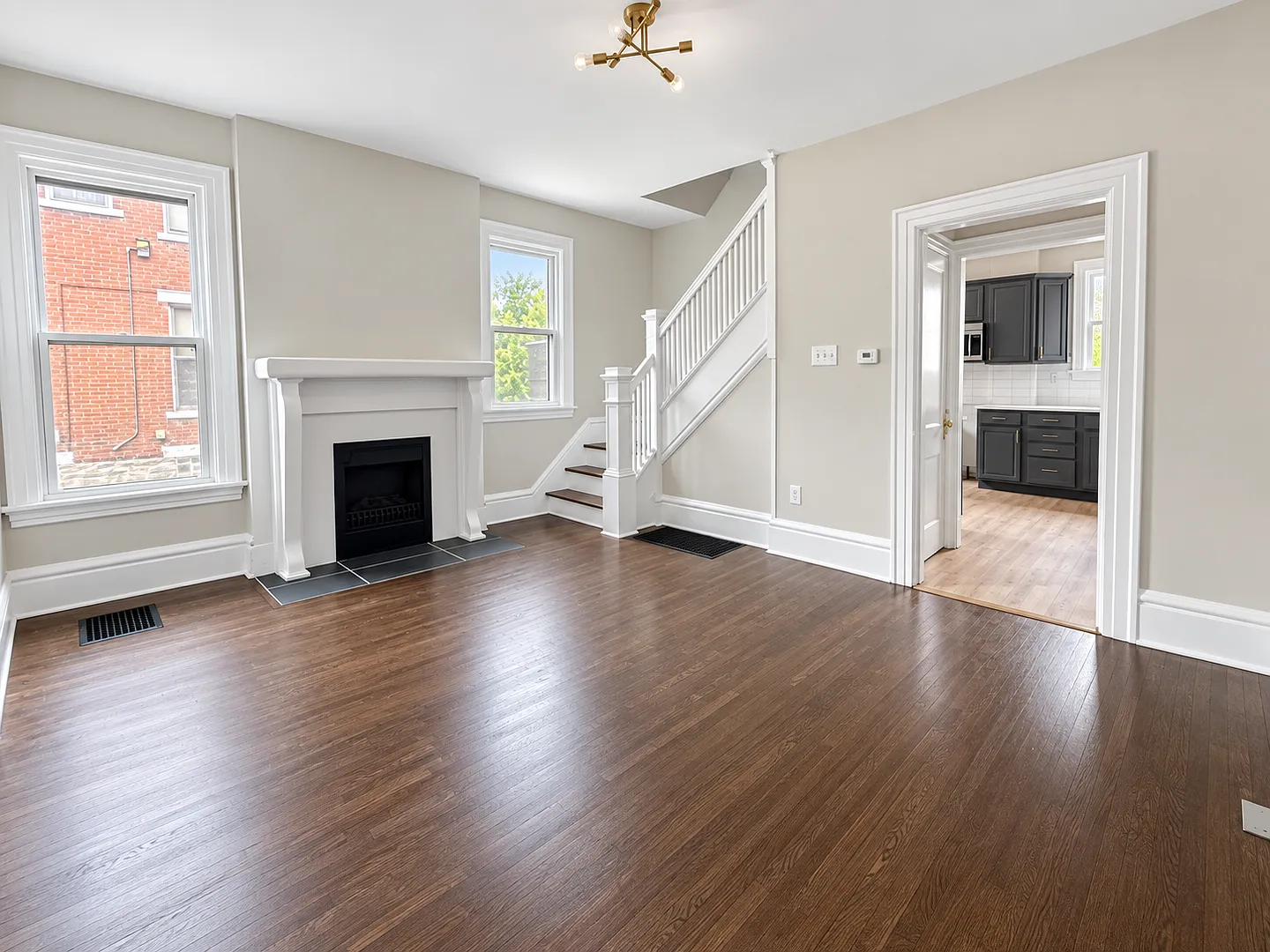 Luxury-Finish 3BR/2BA Brand New Townhome! With Premium Kitchen & Timeless Hardwood. — Photo 4