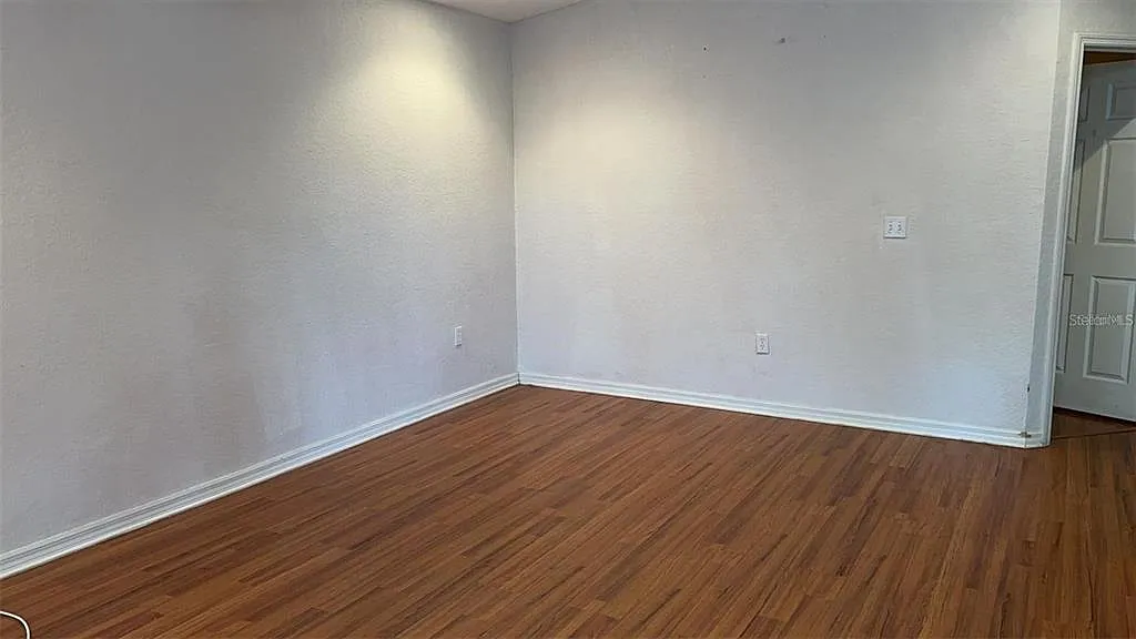 3 bed, 2.0 bath, 1146 sqft, $2,200 — Photo 3