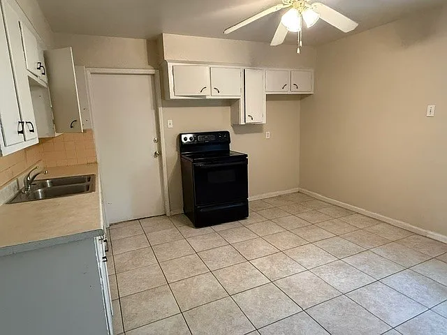 3 bed, 1.0 bath, 900 sqft, $1,350 — Photo 4