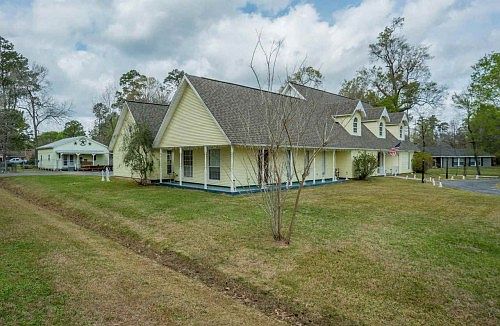 2nd image of 126 Kirby Cir