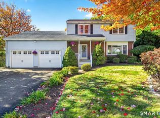 52 Kirk Rd, Hamden, CT 06514