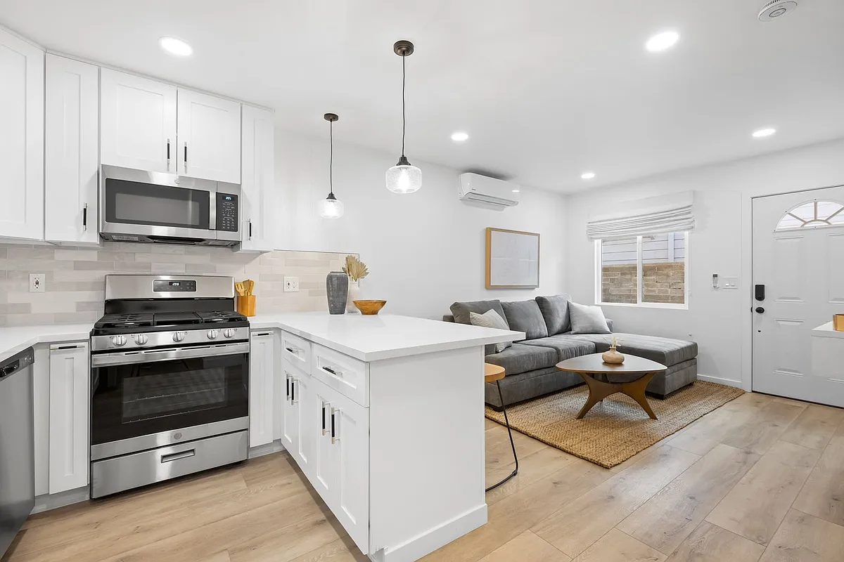 Building Photo - 834 Island Ct #1/2