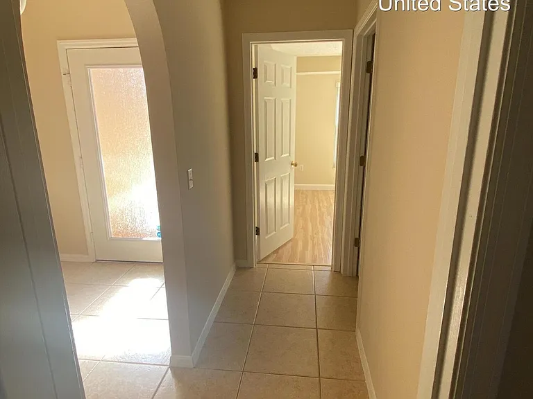2640 Brookshire Cir — Photo 5