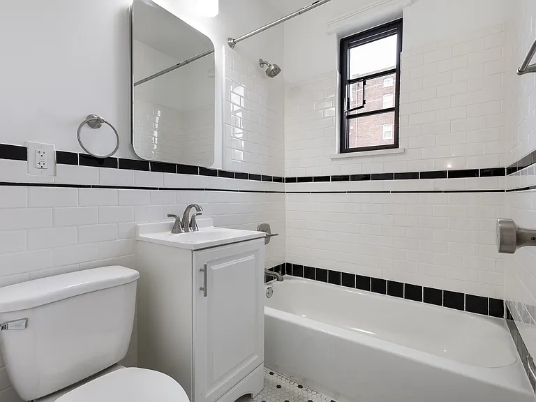 Marleigh Apartments — Photo 35