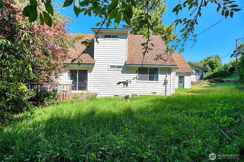 4th image of 2145 Fir Street