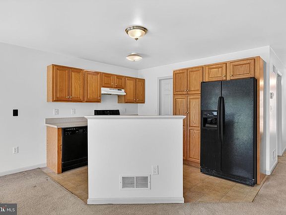 3rd image of 53 Chickadee Cir