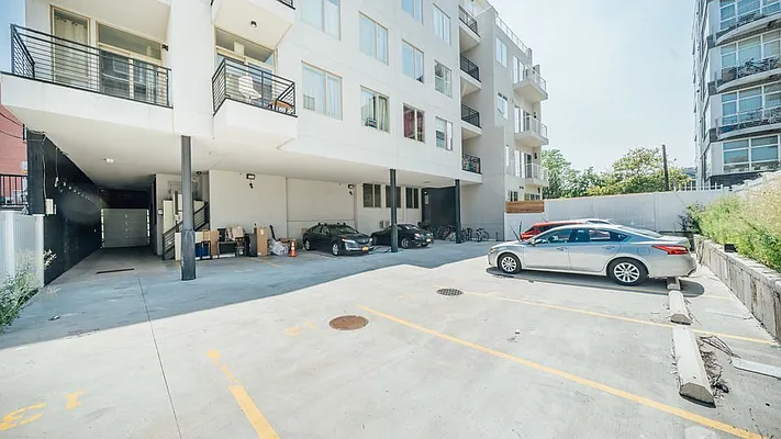 Rented by Nooklyn NYC LLC | media 23