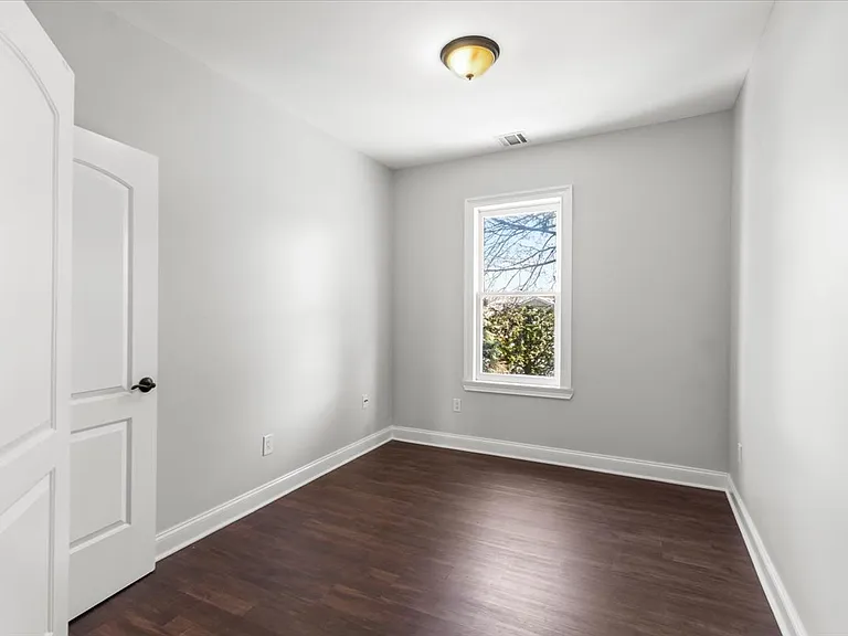 322 Rutherford Blvd #2 — Photo 10