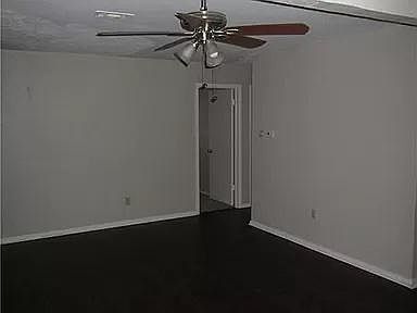 3rd image of 1801 Barron Ln