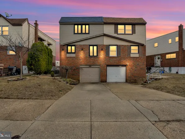 8813 Macon St, Philadelphia, PA 19152