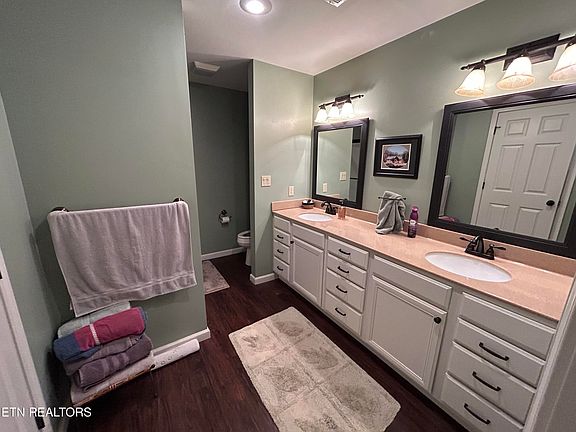 32nd image of 150 Red Oak Dr