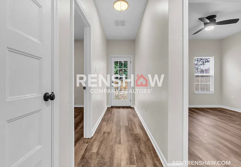 788 N Hollywood St — Photo 14