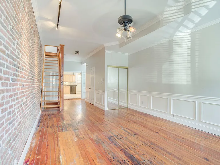 500 S East Ave — Photo 3