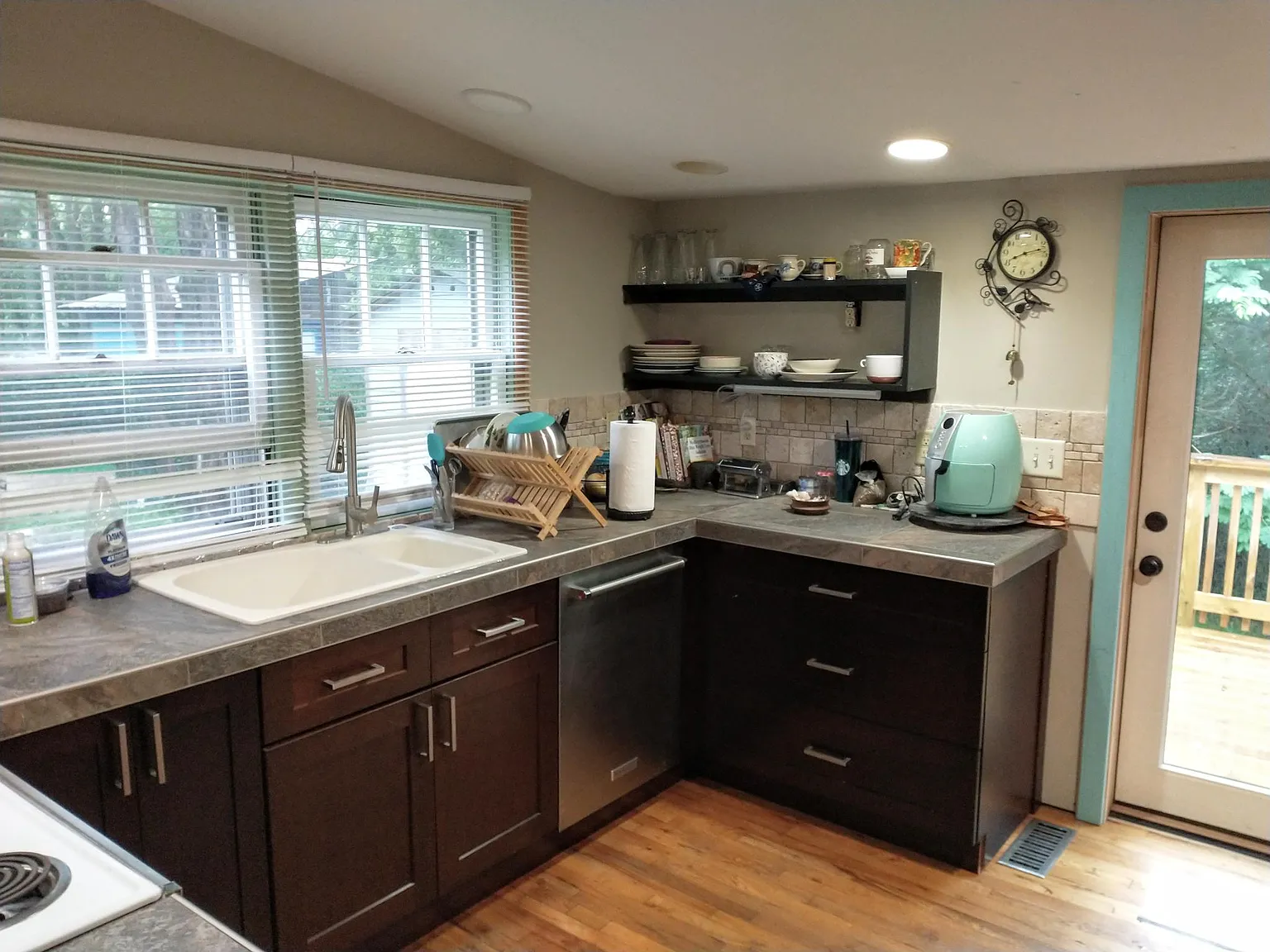 2 bed, 924 sqft, $1,800 — Photo 2