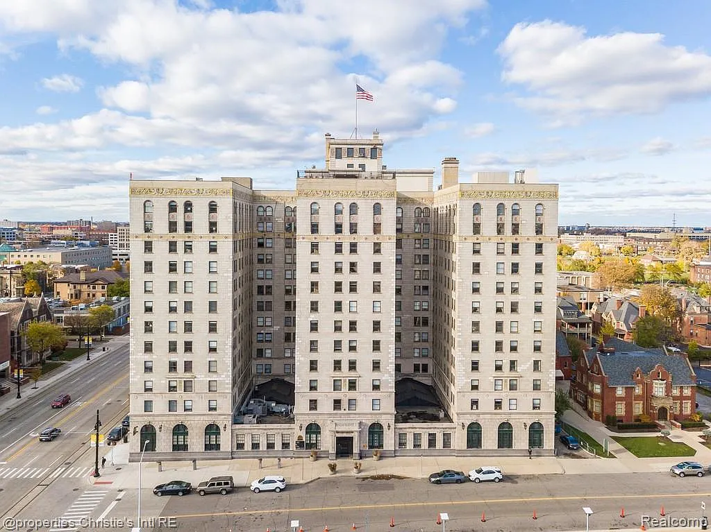 1 bed, 2.0 bath, 892 sqft, $2,000 — Photo 1