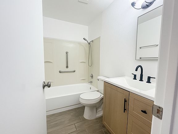 3rd image of 3828-3842 N Park Ave #11481674