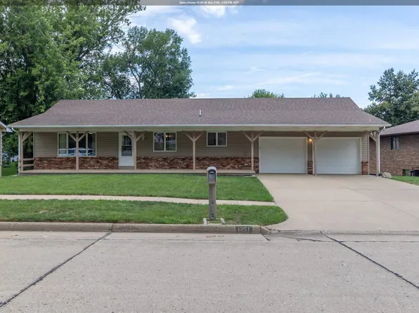 1251 Remer Dr, Le Mars, IA 51031