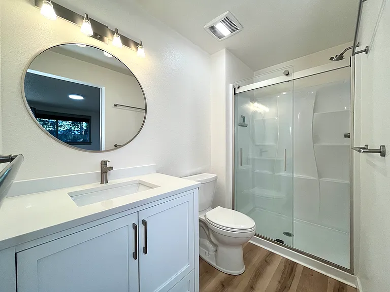 Ensuite bathroom with walk-in-shower.