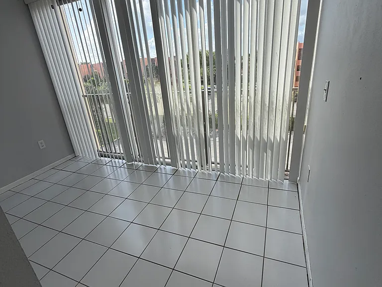 9431 SW 4th St #411 — Photo 5