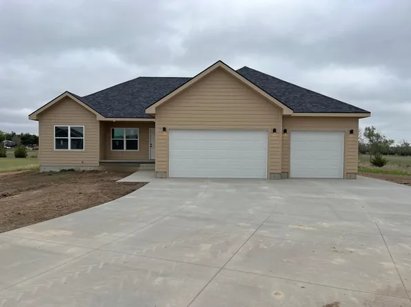 432 Pray Dr, Hays, KS 67601