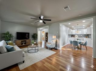 1009 W Snyder St, Alvin, TX 77511