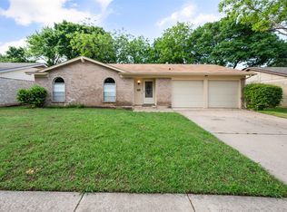 2408 Dartmouth Dr, Arlington, TX 76015
