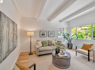 6692 Sobrante Rd, Oakland, CA 94611