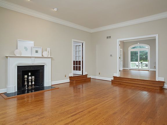 3rd image of 8922 Harvest Square Ct