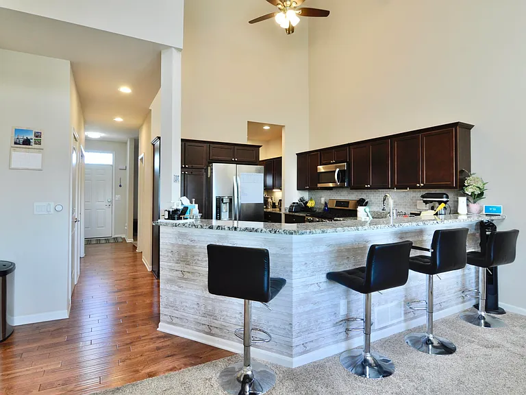 4481 Bridgeview Ln — Photo 8