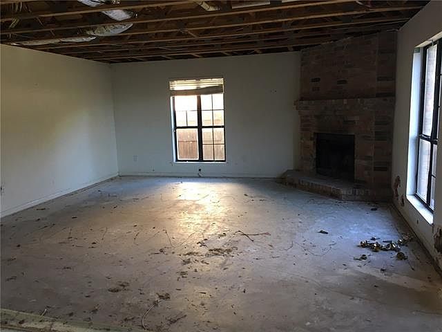 2nd image of 623 Valley Spring Dr