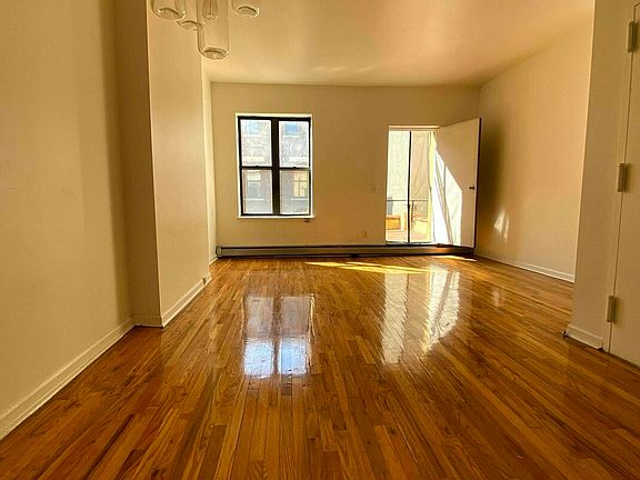 4th image of 57 Saint Nicholas Pl APT 4