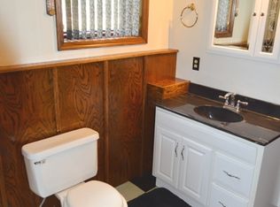 306 Apache Dr, Norway, IA 52318