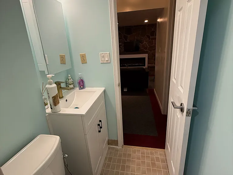 7 McKelvey Dr #LOWER LEVEL B — Photo 7