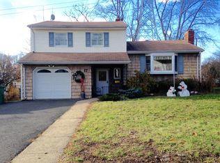 17 Calliope Rd, Sayreville, NJ 08872