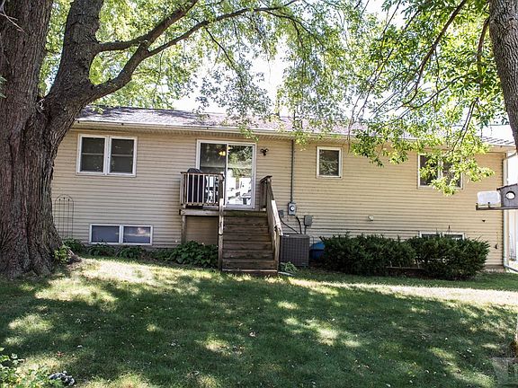 2nd image of 2518 N Shore Dr