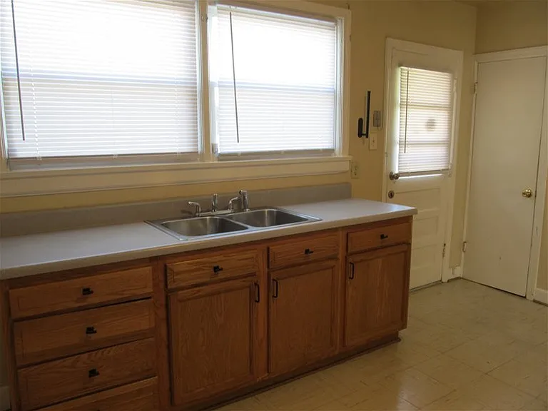 5005 Winchester Dr — Photo 13