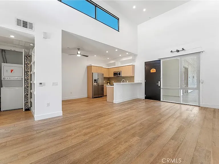 210 N Monterey St — Photo 1