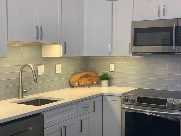 20 Hammond Pond Pkwy, Newton, MA