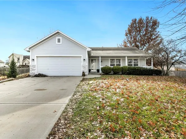 15609 Pebble Dr, Basehor, KS 66007