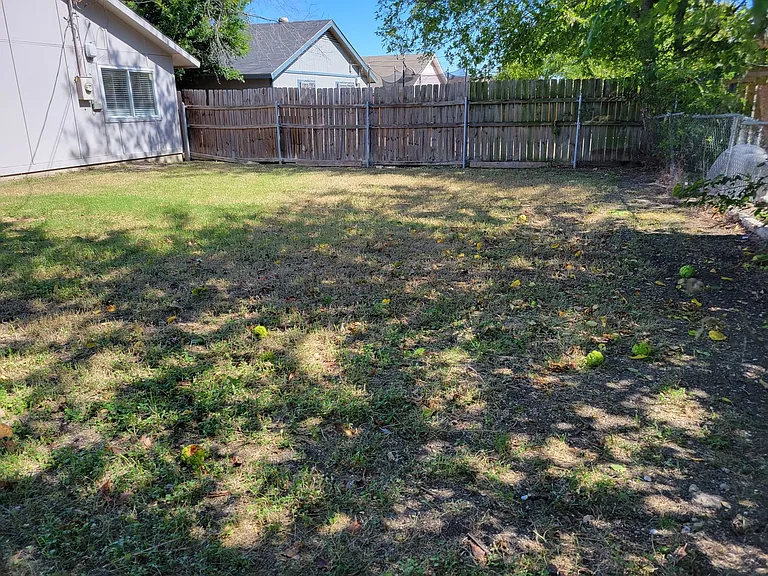 2206 Coach Dr — Photo 20