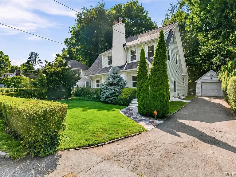 15 Ferncliff Rd — Photo 2