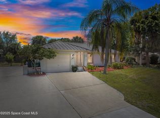 414 Rolling Hill Dr, Sebastian, FL 32958