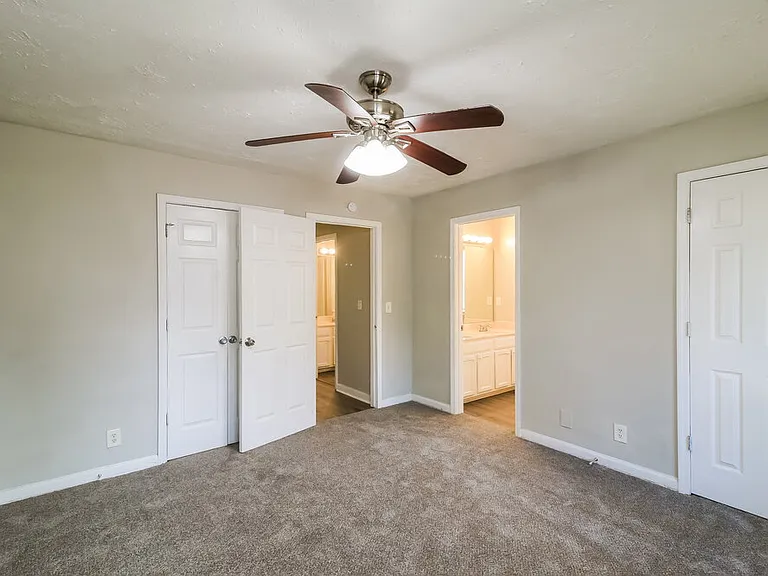 1113 Spring Creek Cir — Photo 10