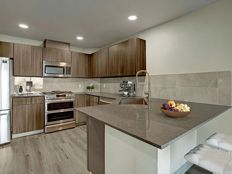 The Carillon Apartments — Photo 7