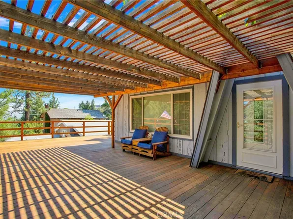 5429 Desert View Dr, Wrightwood, CA 92397