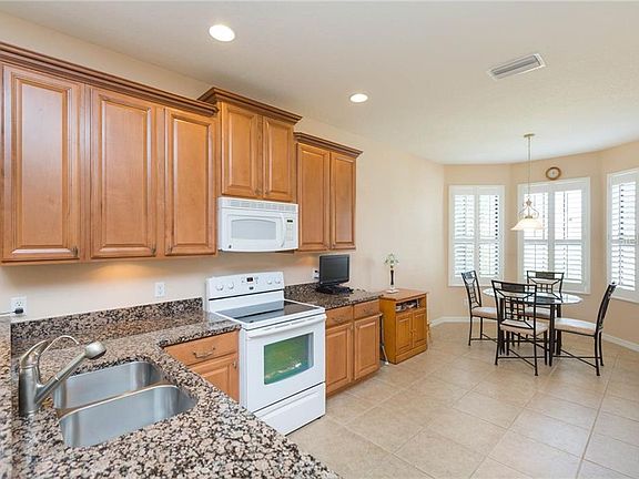 5th image of 106 Silver Falls Dr